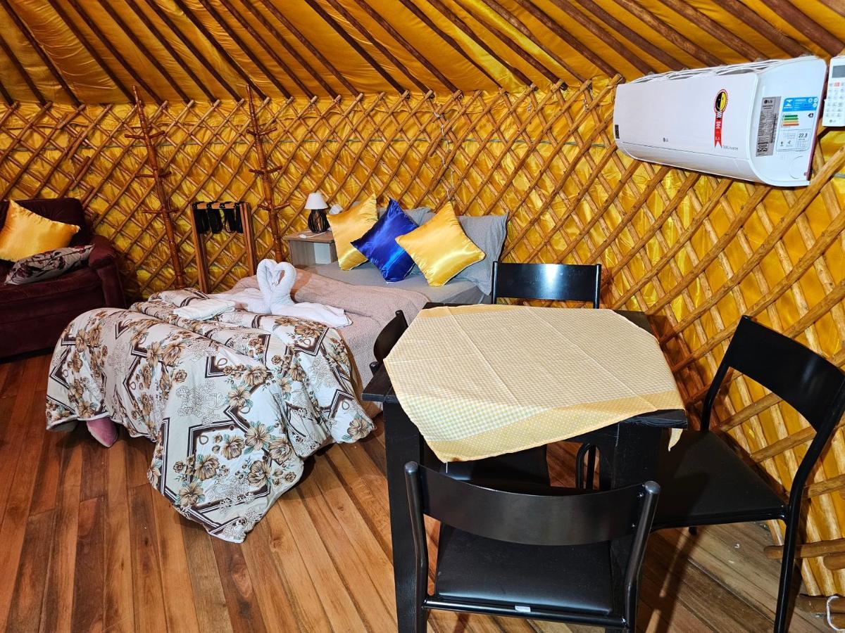 אורוביסי Casa Campo Yurt 3 Aconchego Tenda Mongolica Wifi מראה חיצוני תמונה